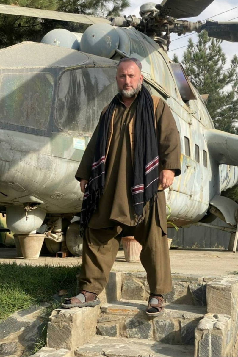 Retired British Paratrooper Details Tortuous Six-Month Detainment by the Taliban